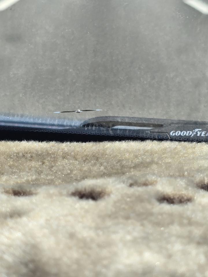 汽車玻璃修補案件圖片