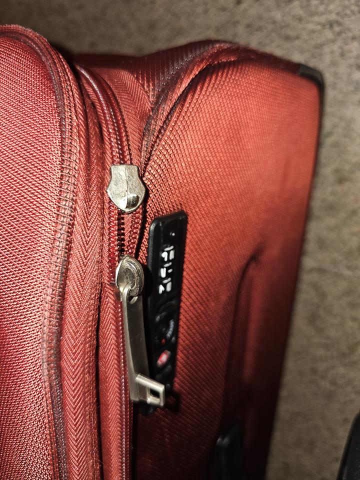 行李箱維修案件圖片