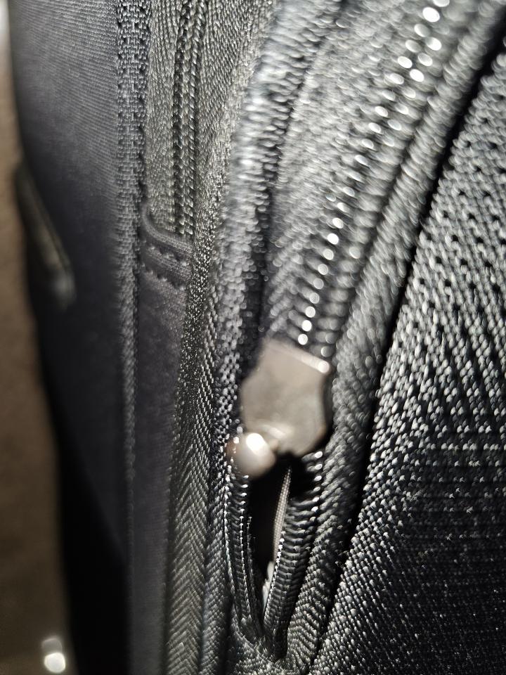 行李箱維修案件圖片