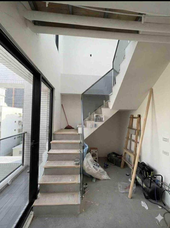 樓梯扶手案件圖片