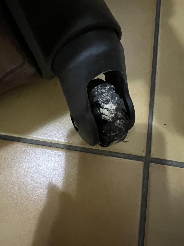 行李箱維修案件圖片