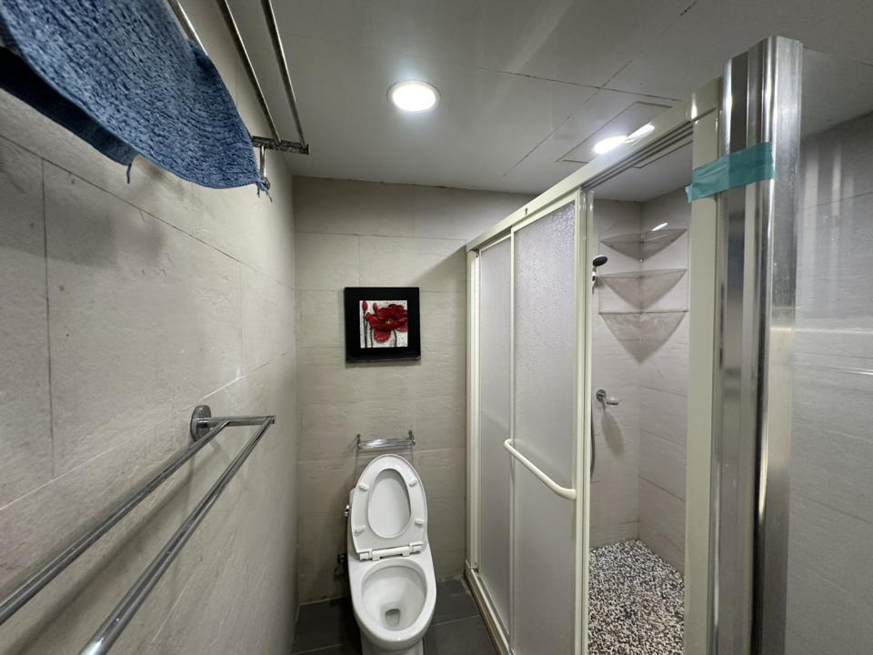 淋浴拉門安裝維修案件圖片