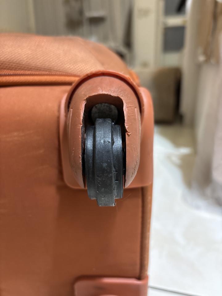 行李箱維修案件圖片