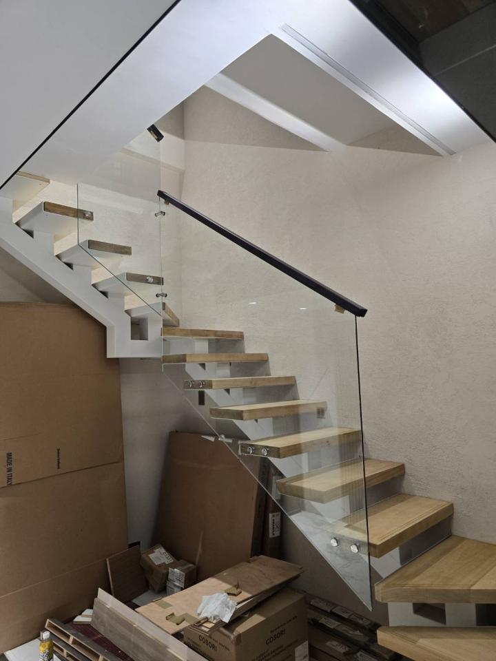 樓梯扶手案件圖片