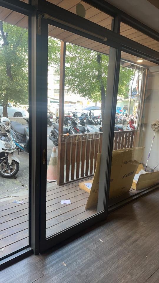 門片安裝案件圖片