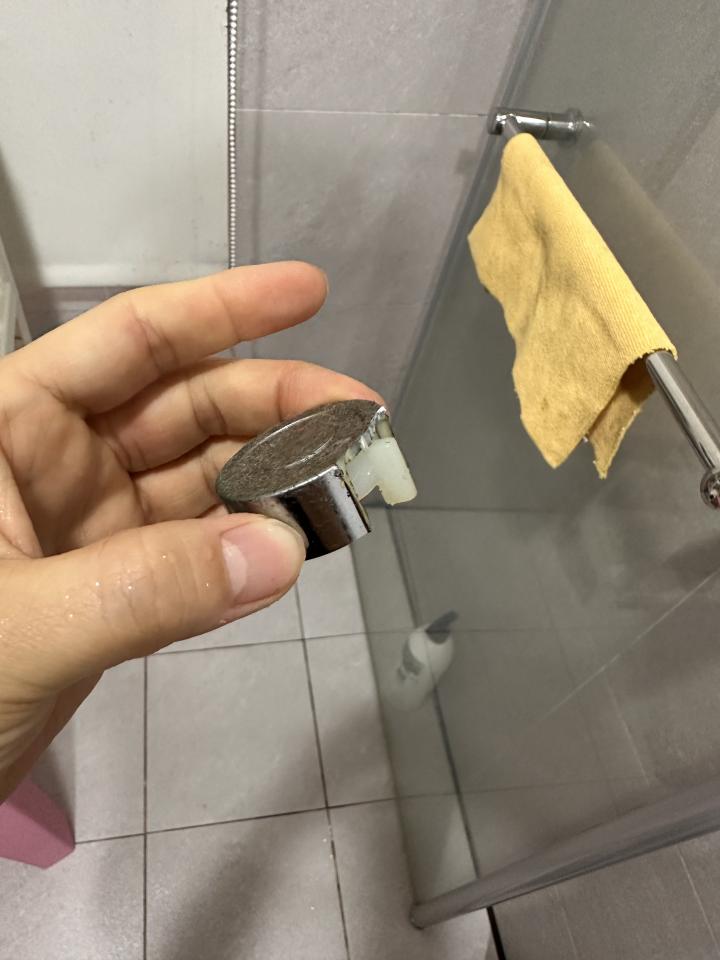 淋浴拉門安裝維修案件圖片