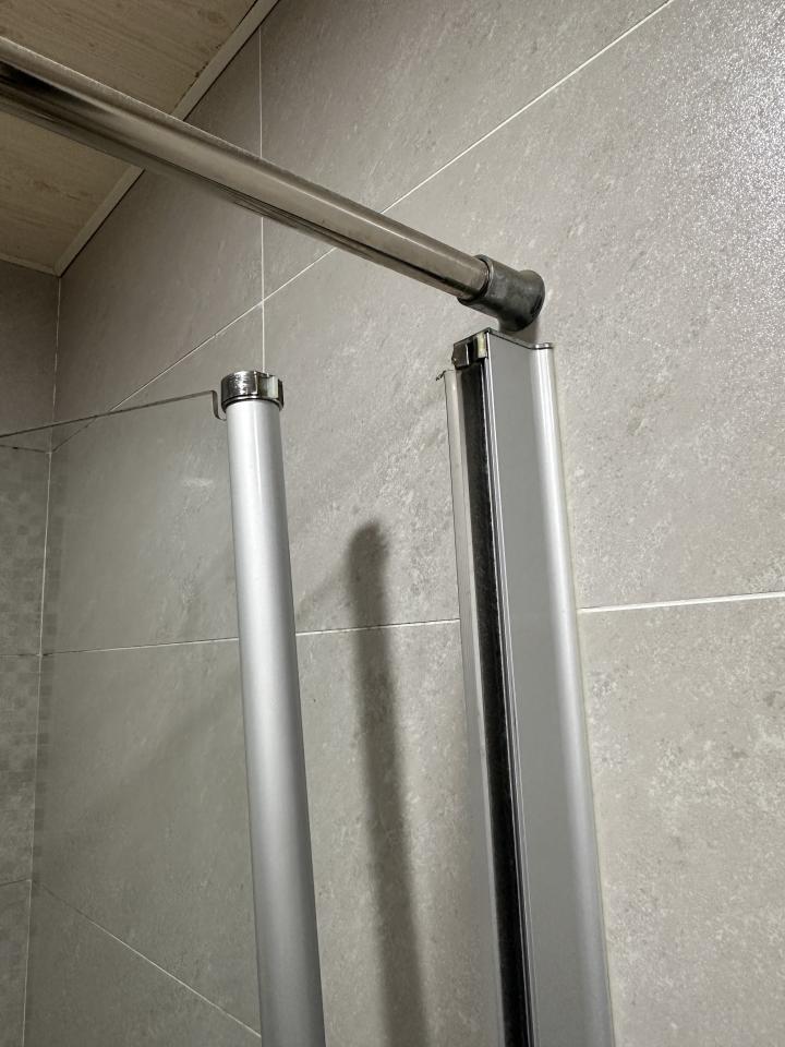 淋浴拉門安裝維修案件圖片