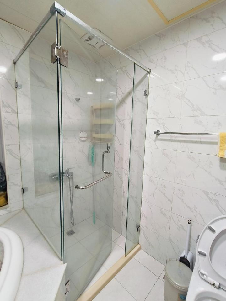 淋浴拉門安裝維修案件圖片