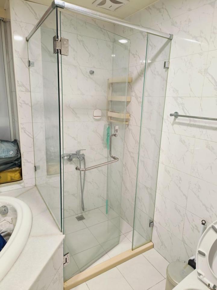 淋浴拉門安裝維修案件圖片