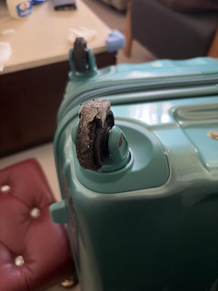 行李箱維修案件圖片