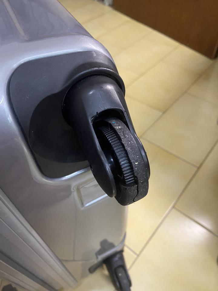 行李箱維修案件圖片