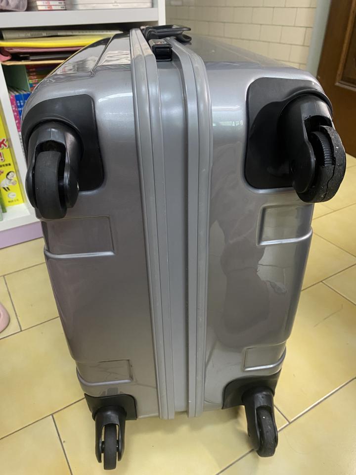 行李箱維修案件圖片