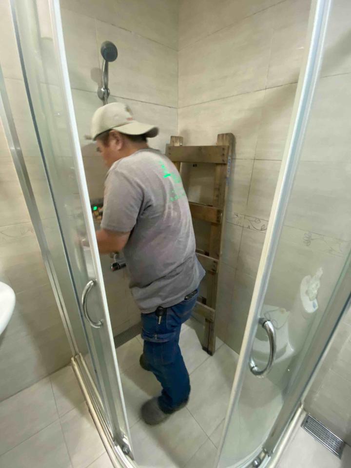 淋浴拉門安裝維修案件圖片