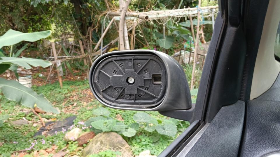 汽車玻璃修補案件圖片