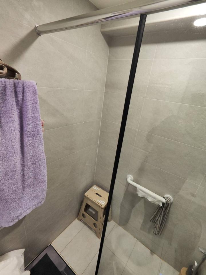 淋浴拉門安裝維修案件圖片