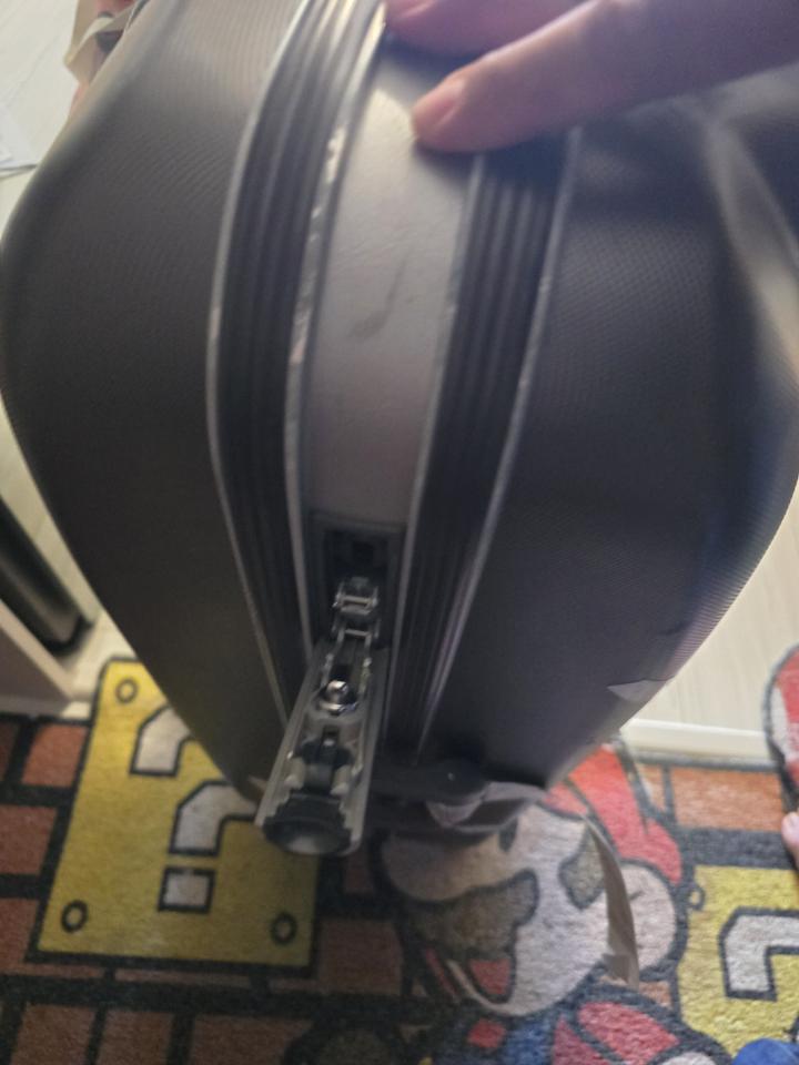 行李箱維修案件圖片