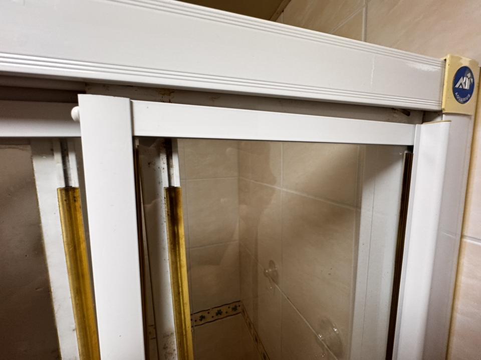 淋浴拉門安裝維修案件圖片