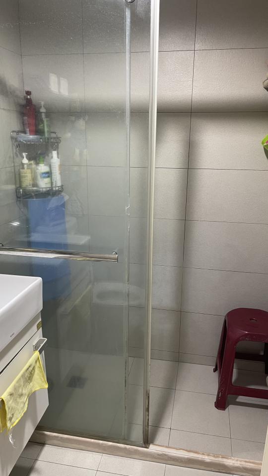 淋浴拉門安裝維修案件圖片