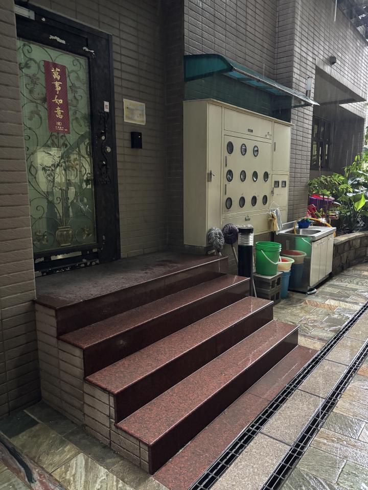 樓梯扶手案件圖片