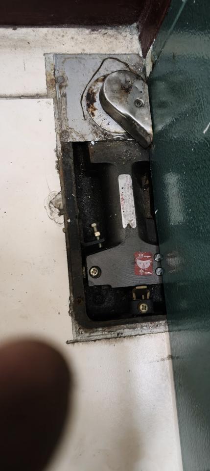 門片維修案件圖片