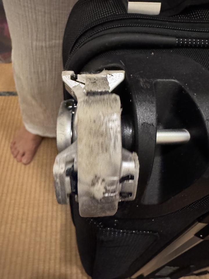 行李箱維修案件圖片