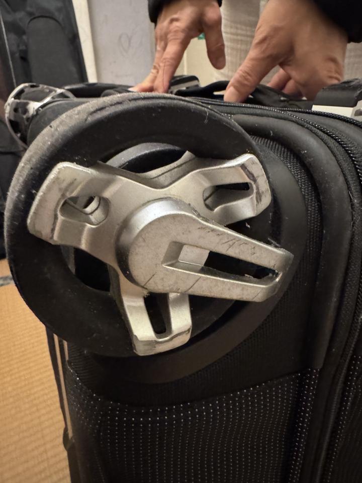 行李箱維修案件圖片