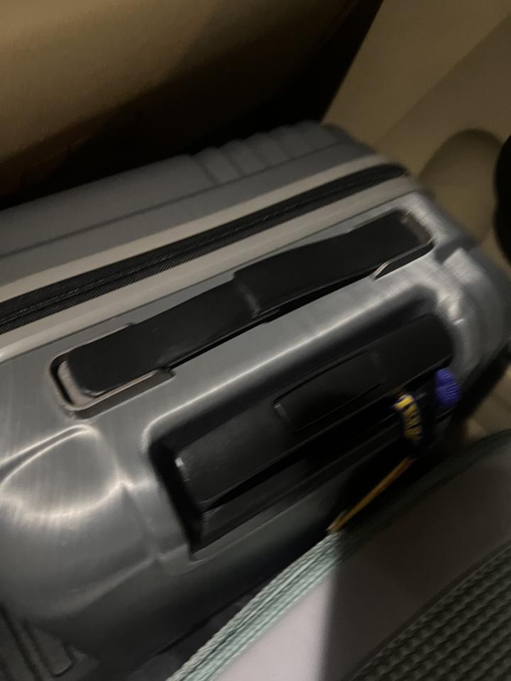 行李箱維修案件圖片