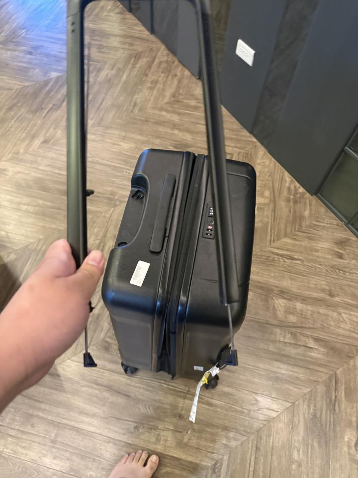 行李箱維修案件圖片