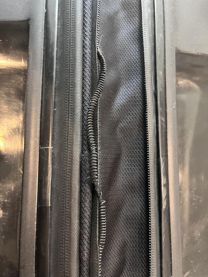 行李箱維修案件圖片