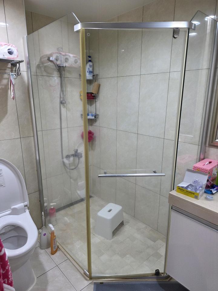 淋浴拉門安裝維修案件圖片