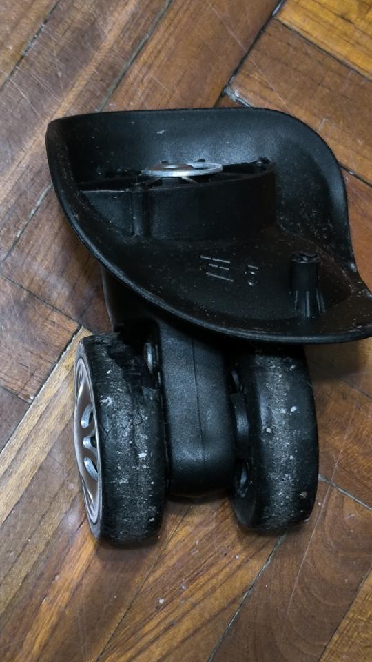 行李箱維修案件圖片