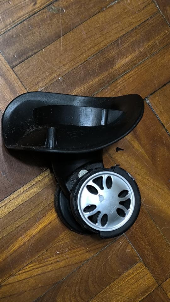 行李箱維修案件圖片