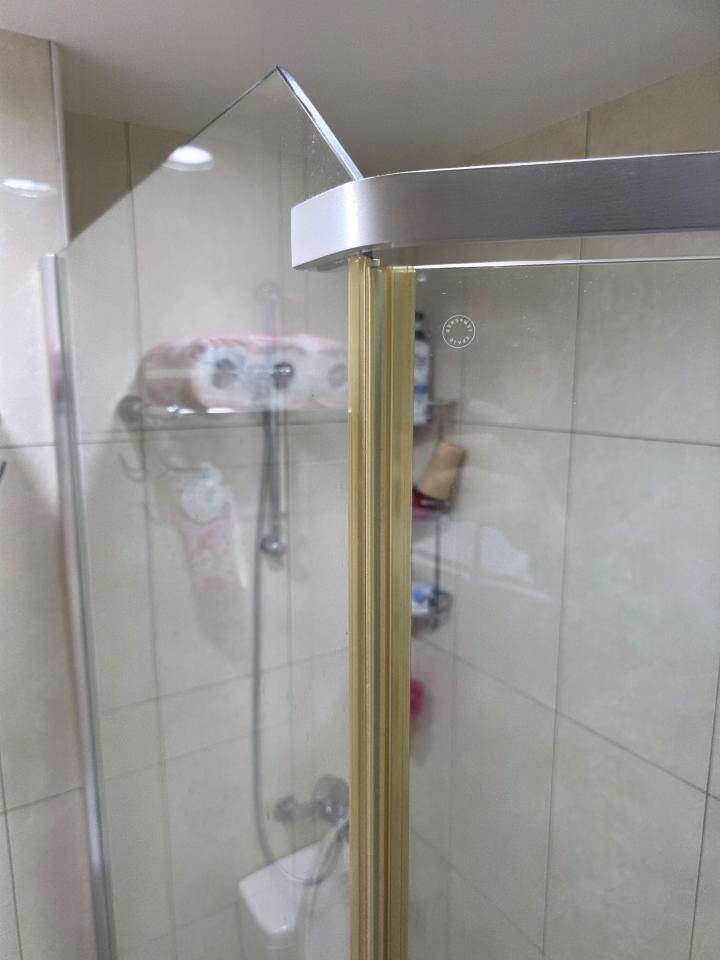 淋浴拉門安裝維修案件圖片