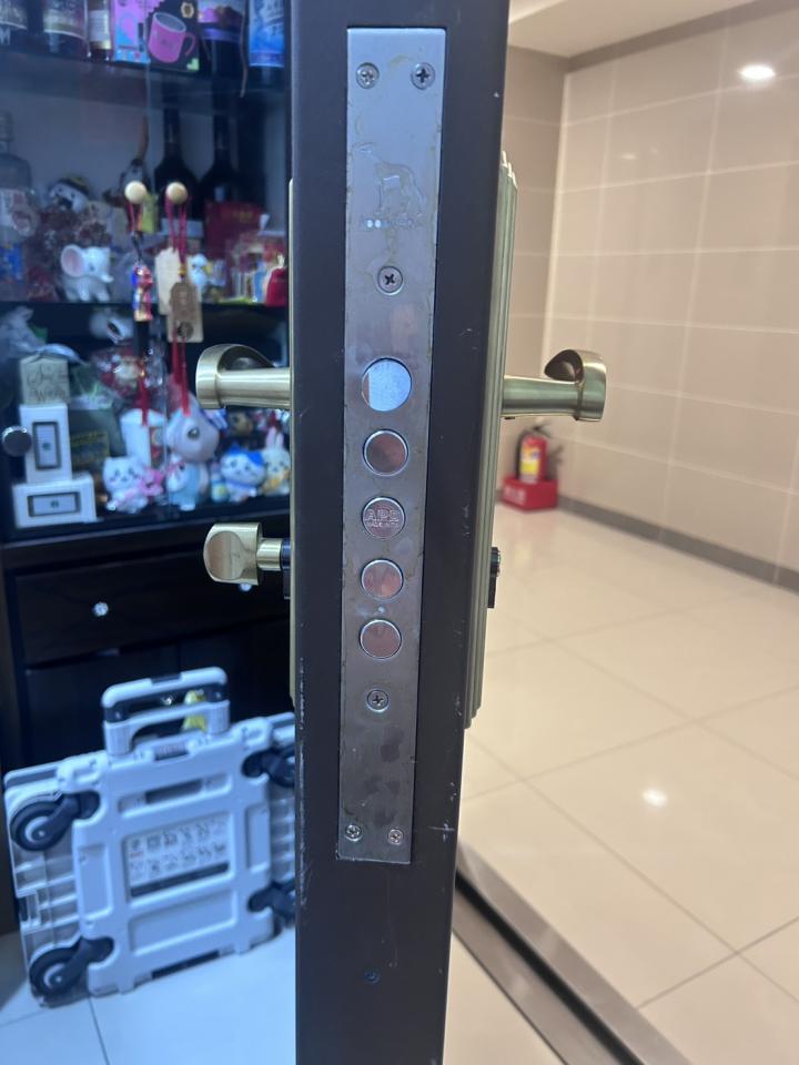門片維修案件圖片