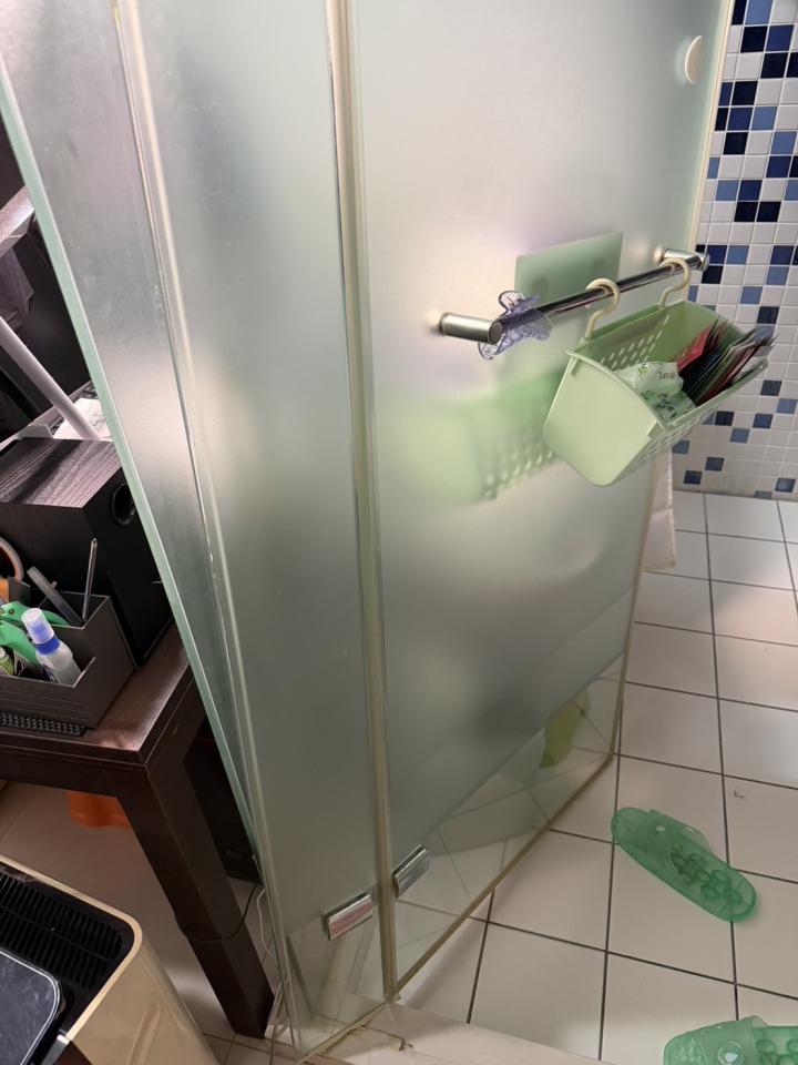 淋浴拉門安裝維修案件圖片