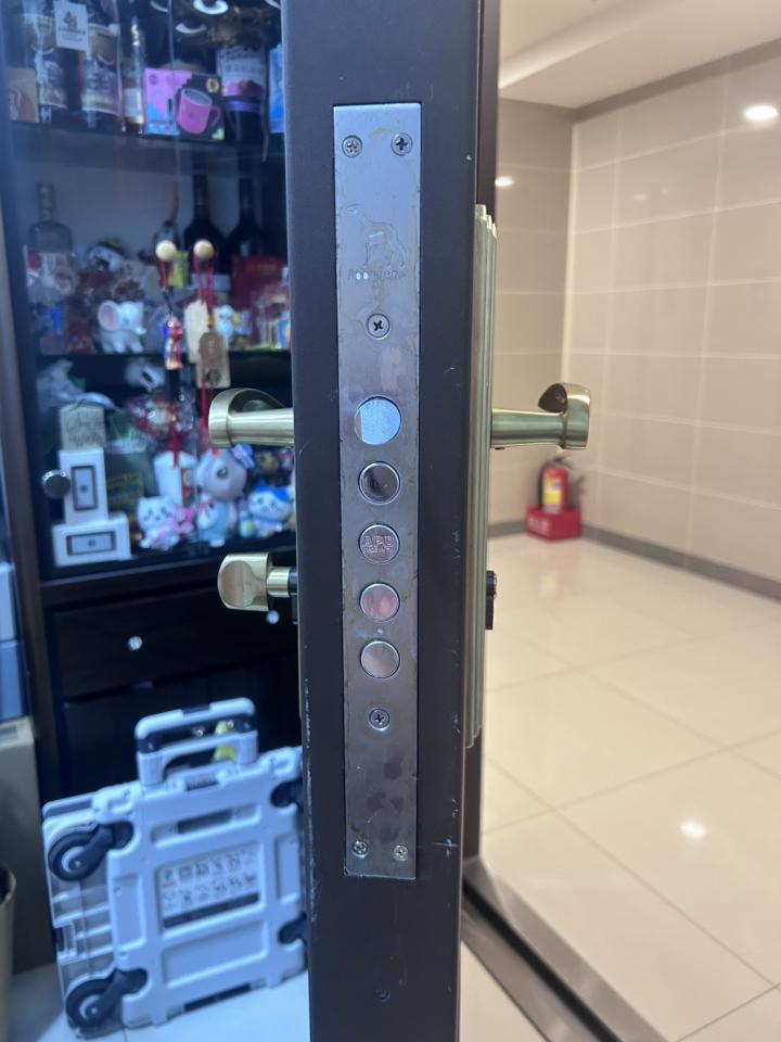 門片維修案件圖片