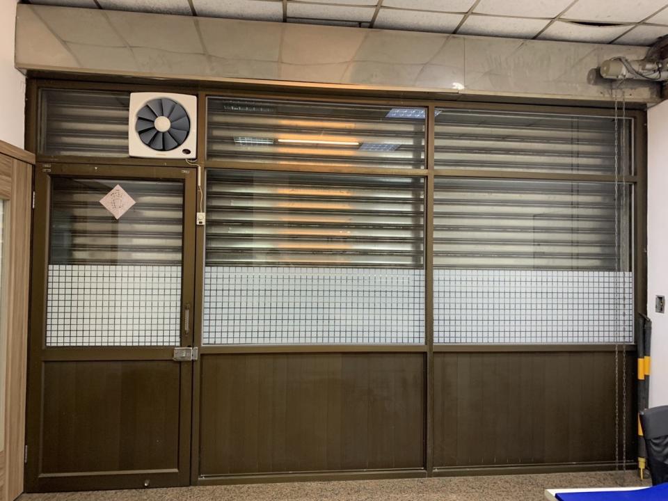 鐵捲門維修案件圖片