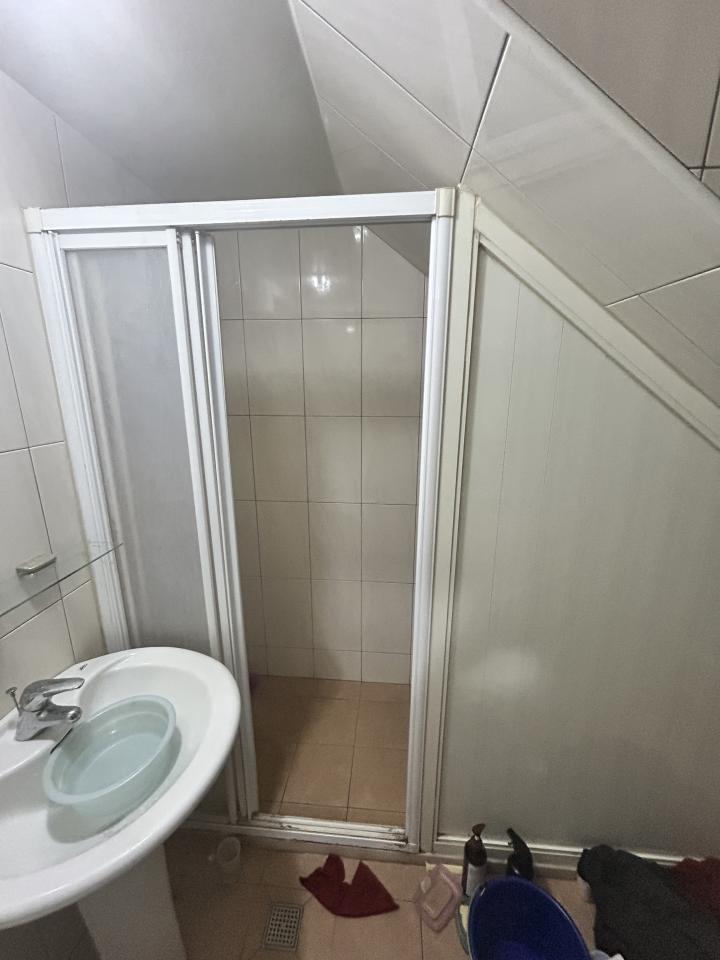 浴室門案件圖片