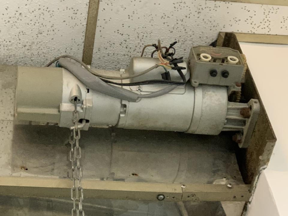 鐵捲門維修案件圖片