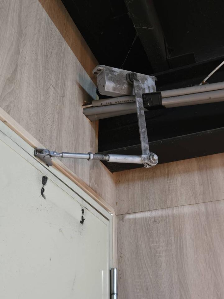 門片維修案件圖片