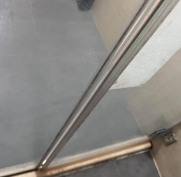 淋浴拉門安裝維修案件圖片