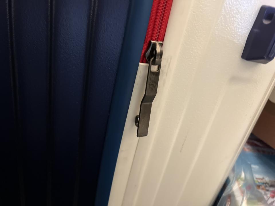 行李箱維修案件圖片