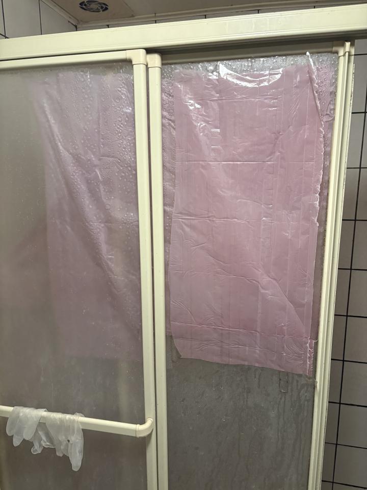 淋浴拉門安裝維修案件圖片