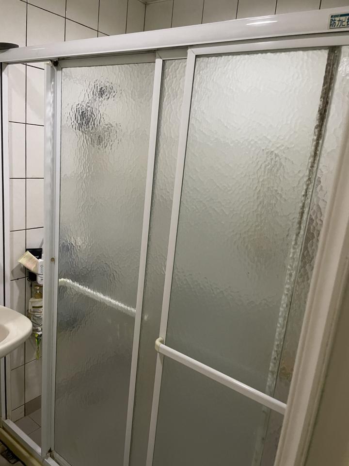 淋浴拉門安裝維修案件圖片