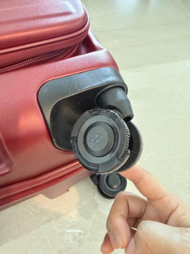 行李箱維修案件圖片