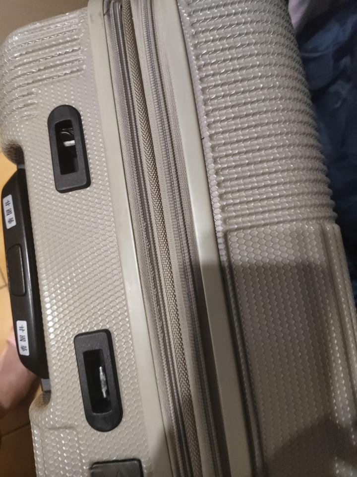 行李箱維修案件圖片