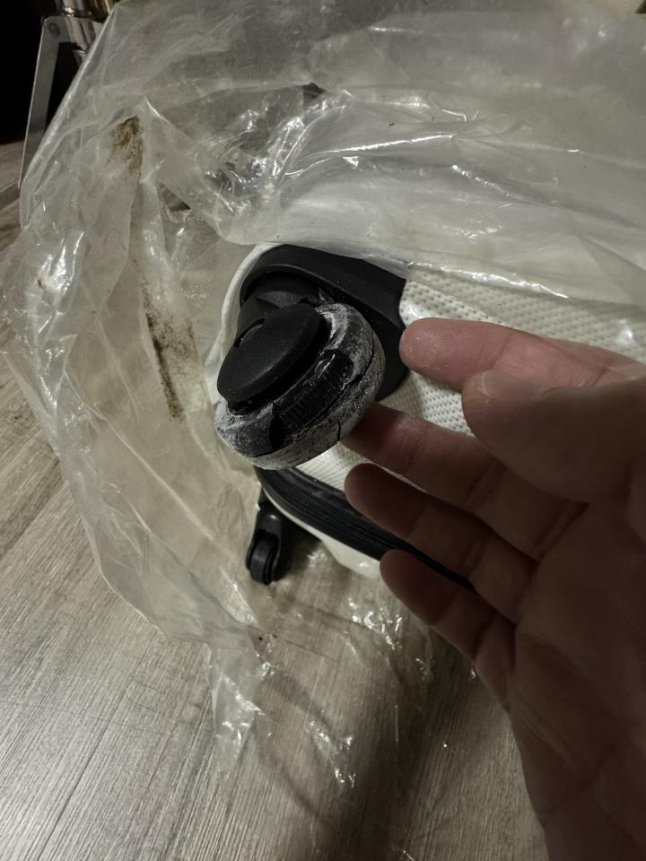 行李箱維修案件圖片