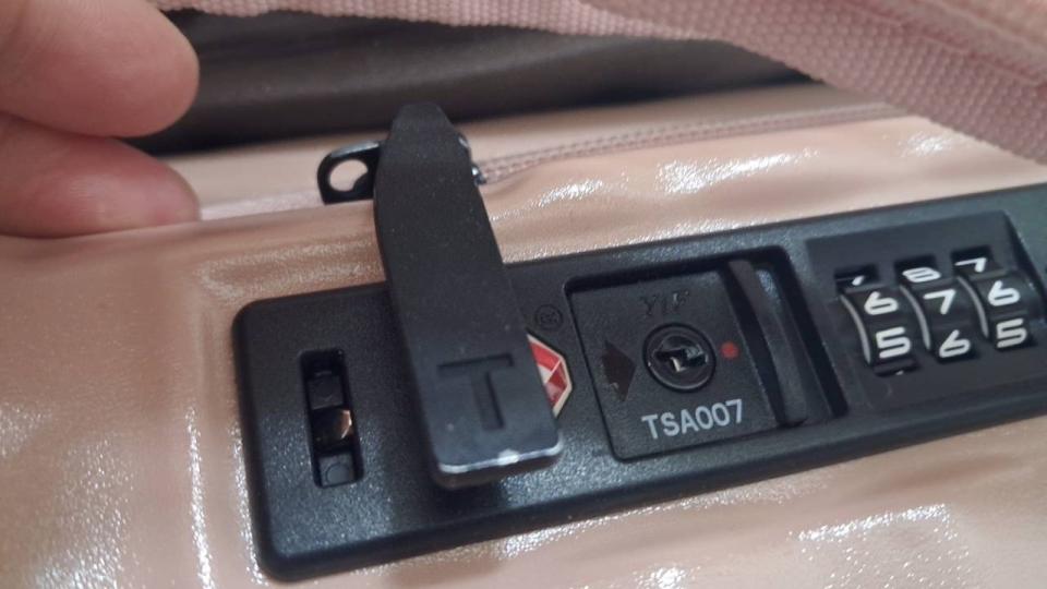 行李箱維修案件圖片