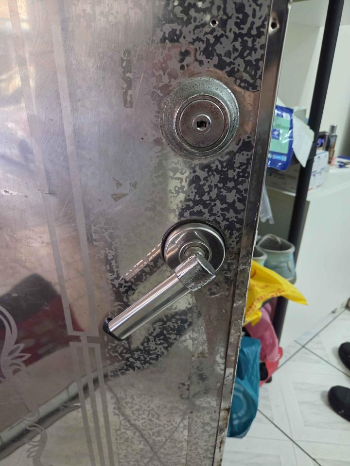 門片維修案件圖片