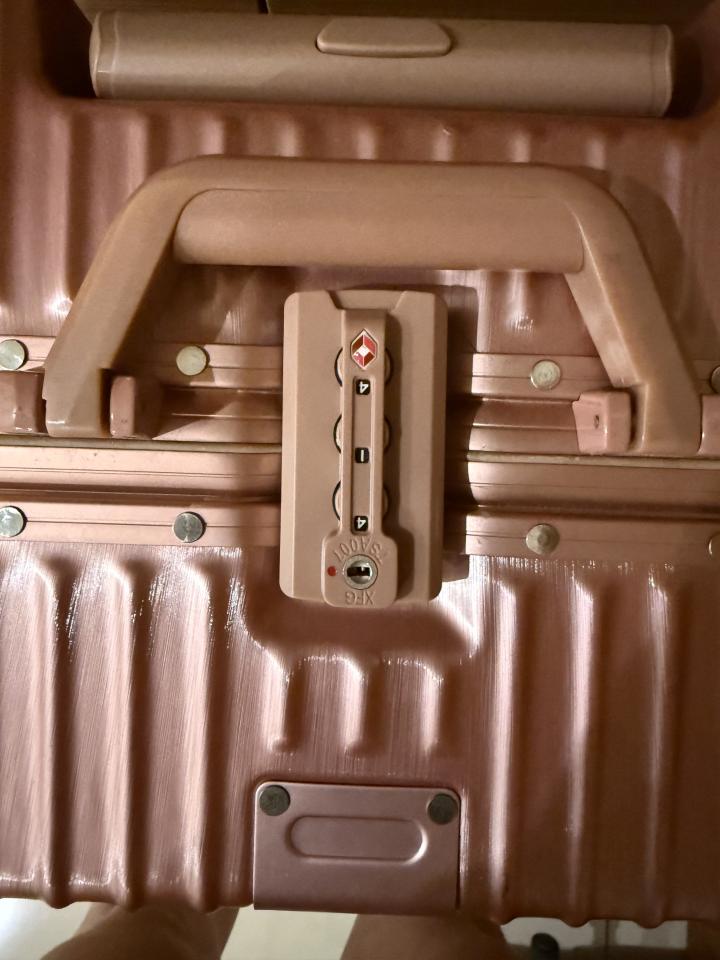 行李箱維修案件圖片